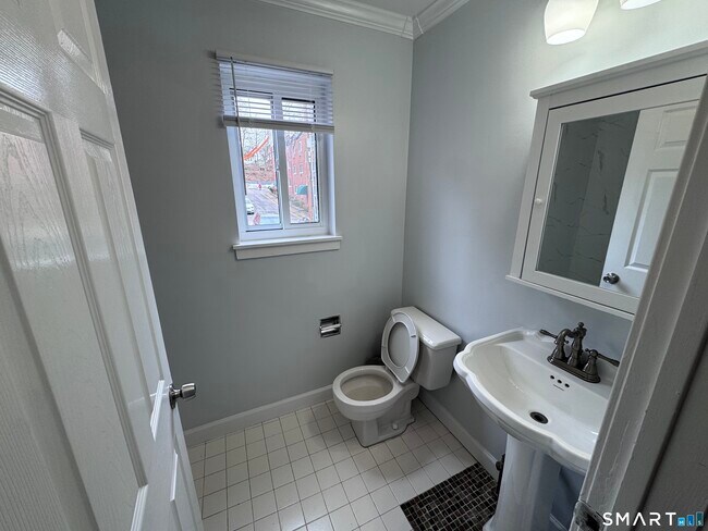 Building Photo - 18 Prospect St