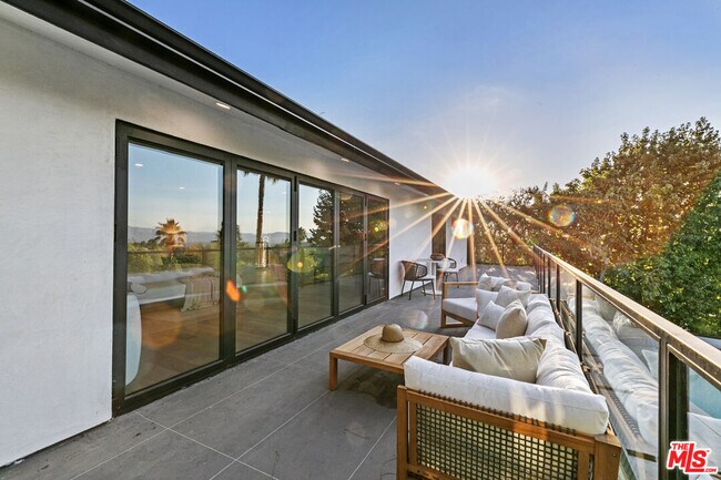 Building Photo - 18101 Green Meadow Dr