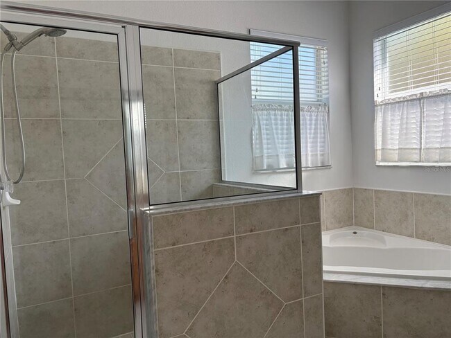 Building Photo - 1150 Creekview Ct
