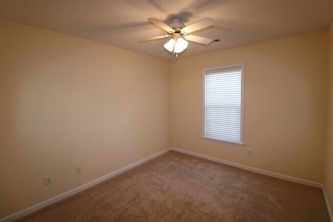 Building Photo - 505 Wallridge Dr