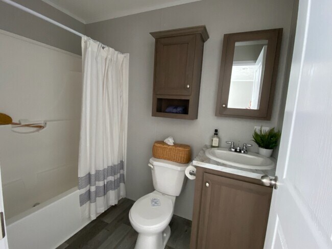 Building Photo - 5157 Chantelle Dr