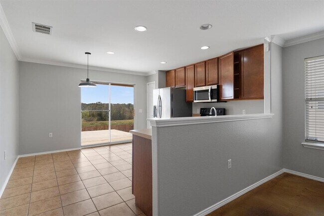 Building Photo - 9009 Southwick Dr