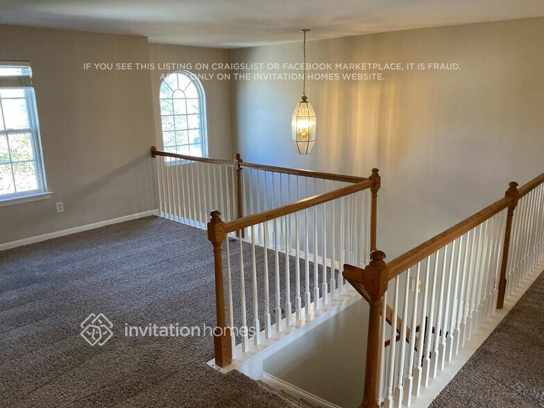 Building Photo - 122 Elgin Ln