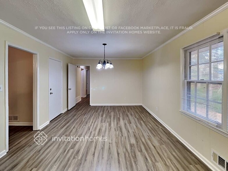 Building Photo - 2926 Pine Hill Dr