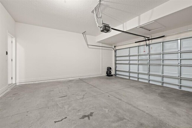 Building Photo - 5373 Oakbourne Ave