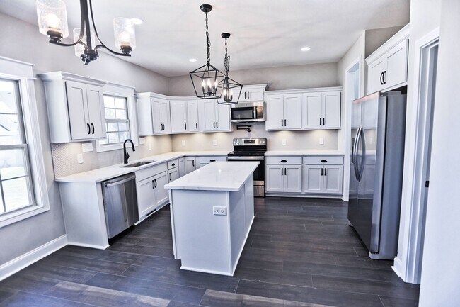 Building Photo - 851 Jersey Dr