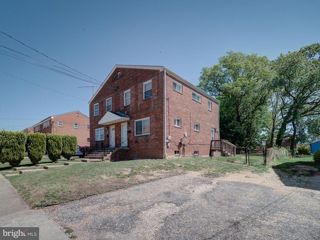 Building Photo - 2611 Keating St