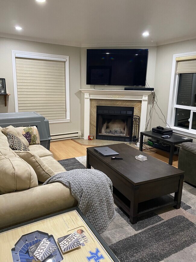 Building Photo - 2505 Miramar Ave