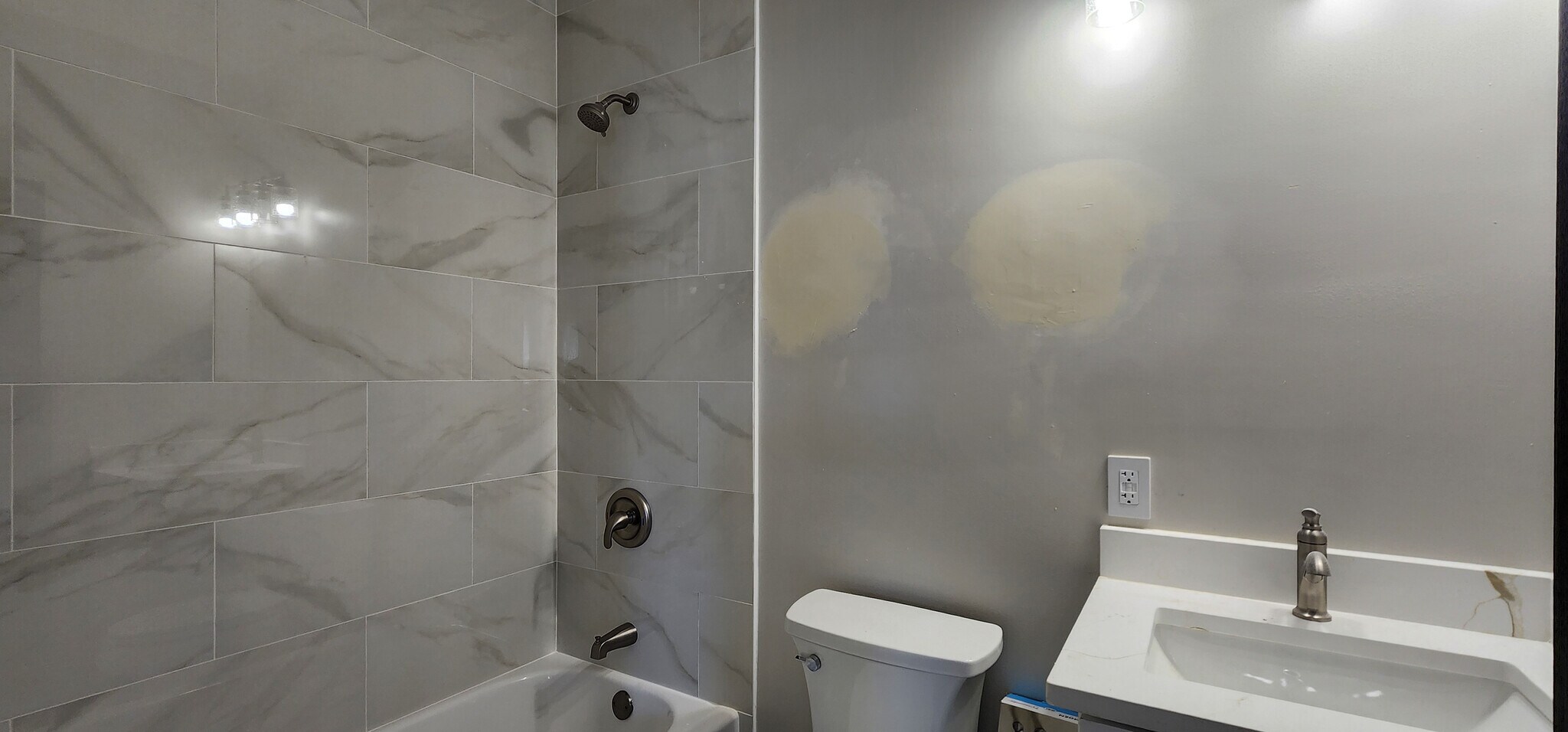 Building Photo - 2552 S Central Park Ave