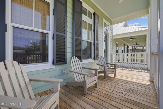 Building Photo - Fully furnished brand new home with garage!