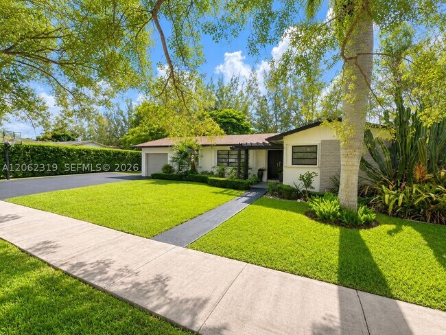 Building Photo - 4611 SW 82nd Ct