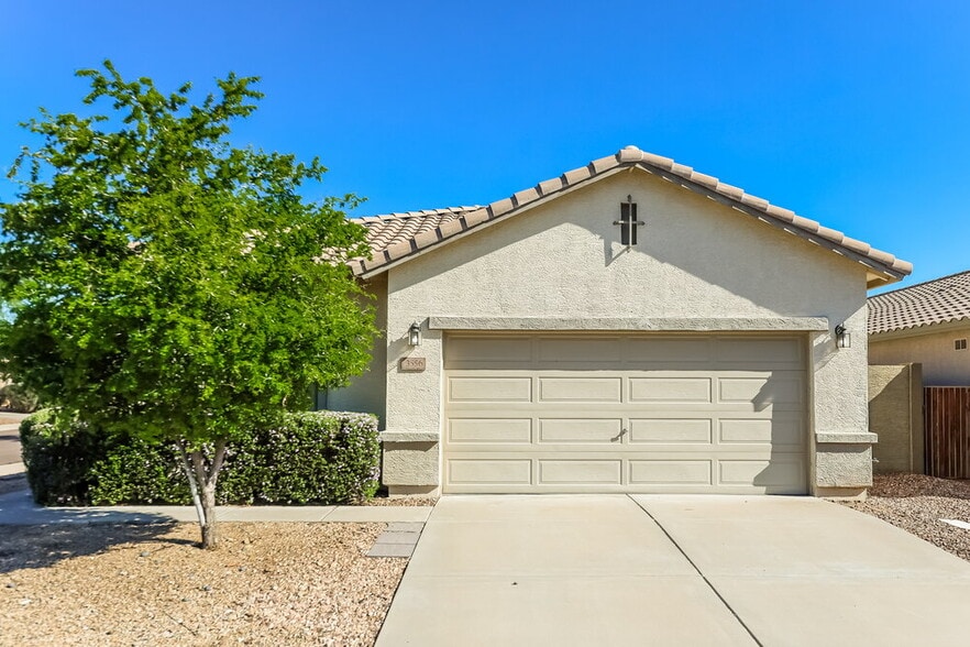 Primary Photo - 3556 W Warren Ln