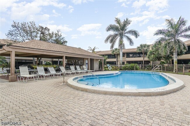 Building Photo - 64 4th St