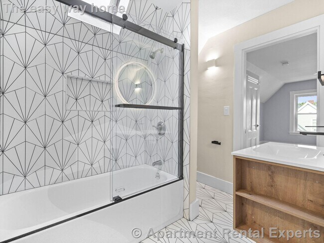 Building Photo - 39 Hancock St