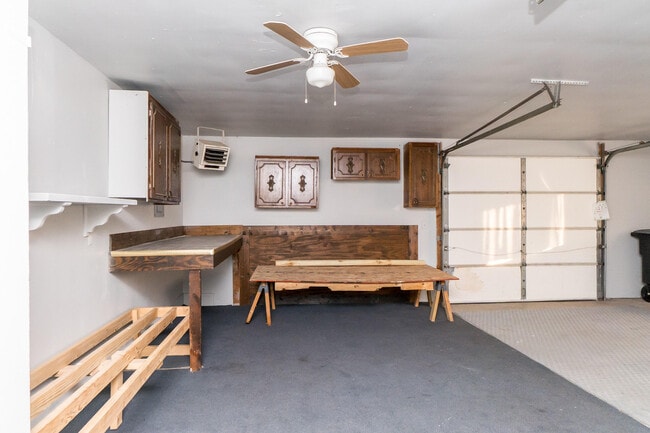 Building Photo - 18248 Farmington Rd