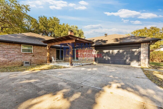 Building Photo - Charming 3 Bed 2 Bath Cul-De-Sac Home in a...