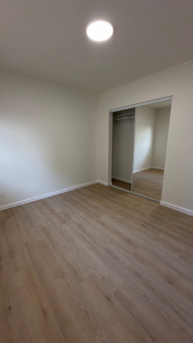 Building Photo - San Pedro