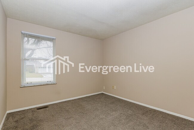 Building Photo - 8620 Baton Rouge Dr