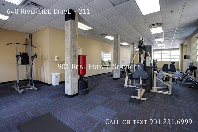 Building Photo - 648 Riverside Dr