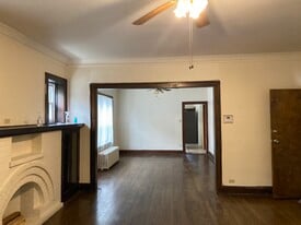 Building Photo - 10226 S Charles St