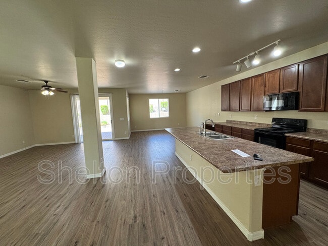 Building Photo - 20684 W White Rock Rd