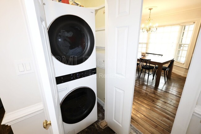 Building Photo - 10502 Crowncrest Ct