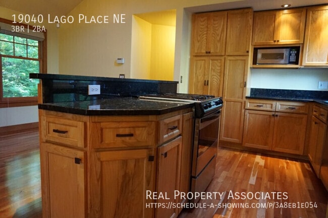Building Photo - 19040 Lago Pl NE
