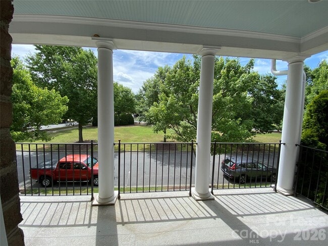 Building Photo - 9916 Evergreen Terrace Drive