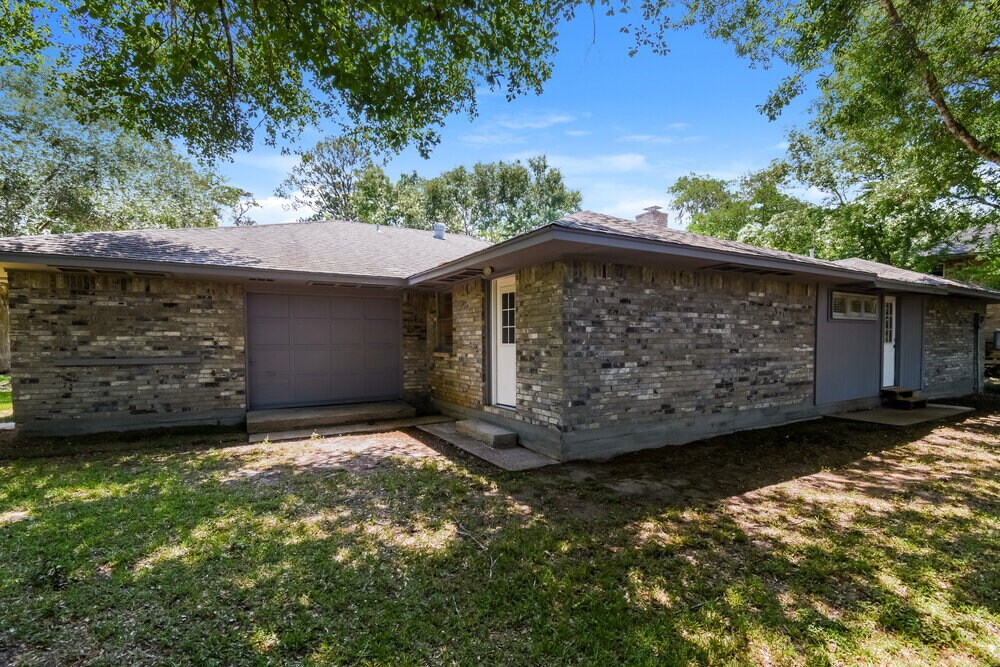 Building Photo - 3824 Evergreen Dr