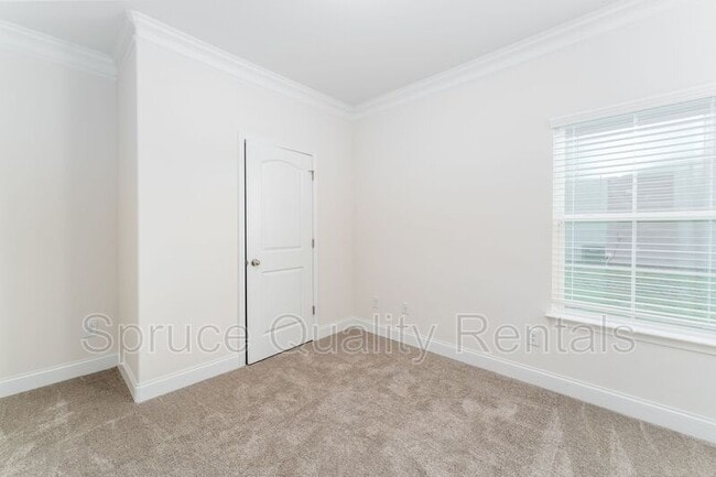 Building Photo - 102 Marquise Ct