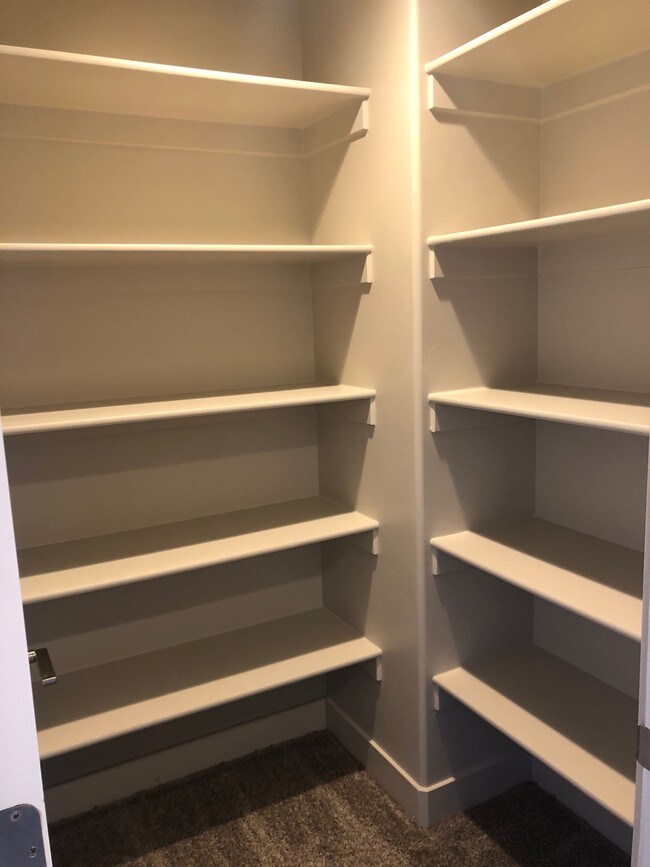 Building Photo - 655 S Malorie Wy