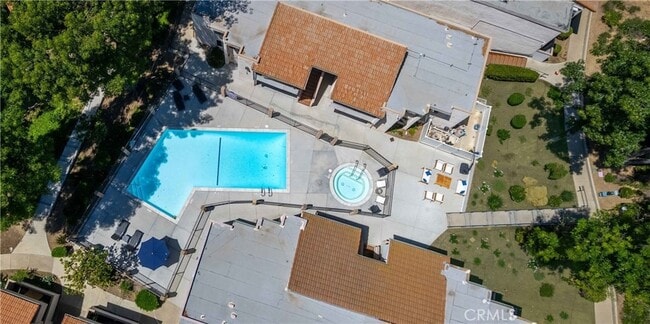 Building Photo - 28947 E Thousand Oaks Blvd