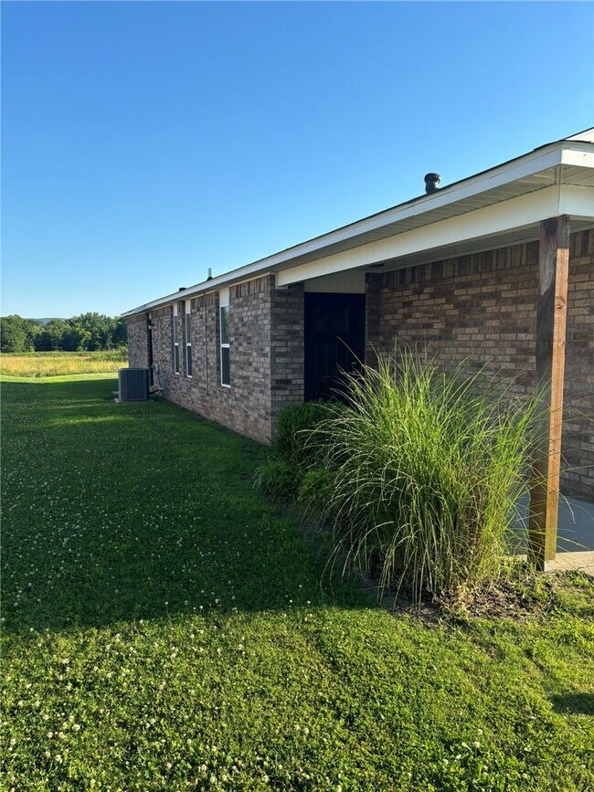 Building Photo - 227 E Anabranch Ct