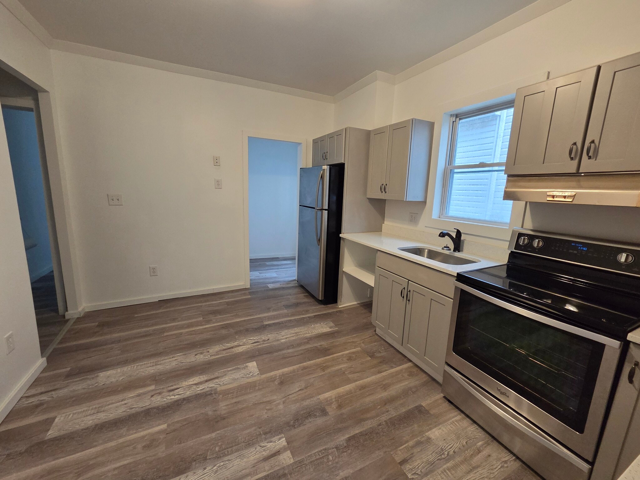Building Photo - 335 1st St
