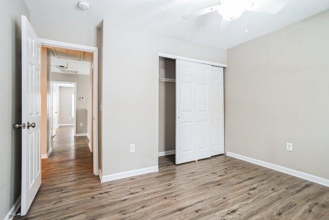 Building Photo - 10243 Hugue Way