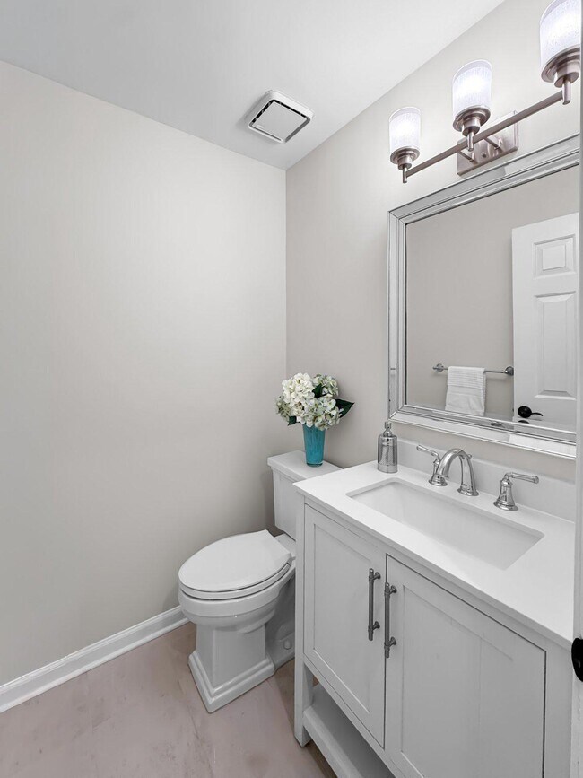 Building Photo - 6609 Heidi Ct