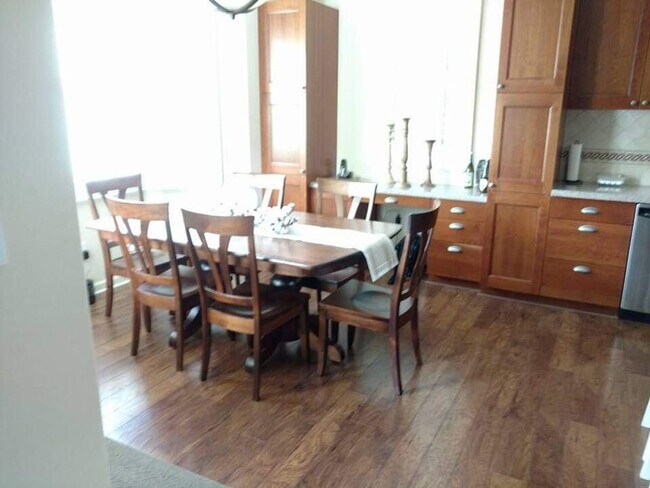 Building Photo - Stunning 3-Bedroom/3-Bathroom in Sunny Ewa...