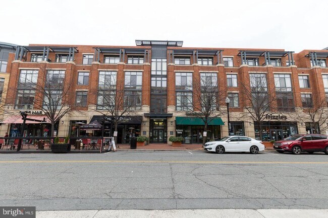 Building Photo - 520 John Carlyle St