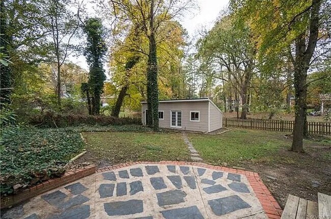 Building Photo - Cozy West Lake Hills Home
