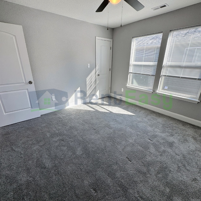 Building Photo - 511 Mason Ave