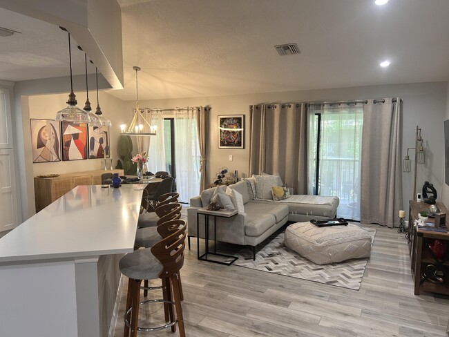 Building Photo - 5710 Coach House Cir