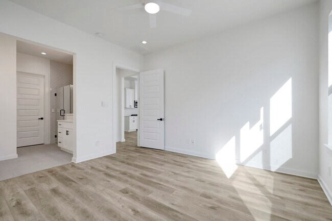 Building Photo - 10311 Anchorage Passage