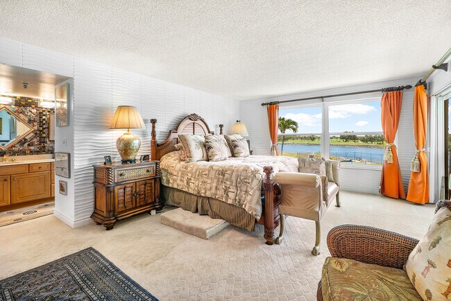 Building Photo - 374 Golfview Rd