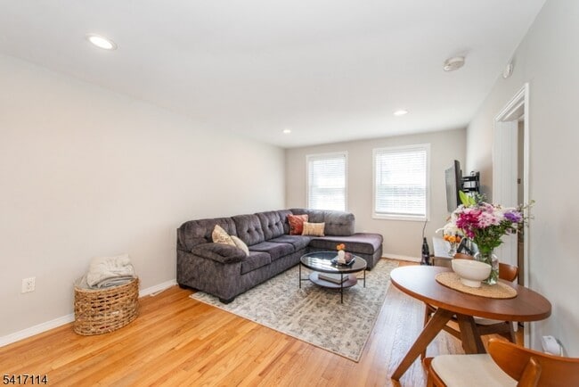 Building Photo - 376 Claremont Ave