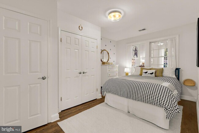 Building Photo - 2650 39th St NW