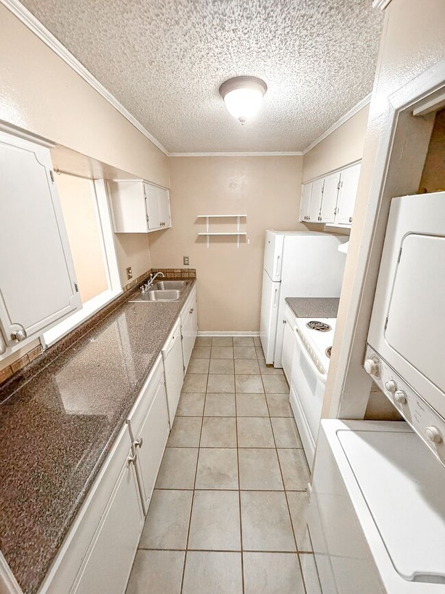Building Photo - 2 bed Condo in Central Longview
