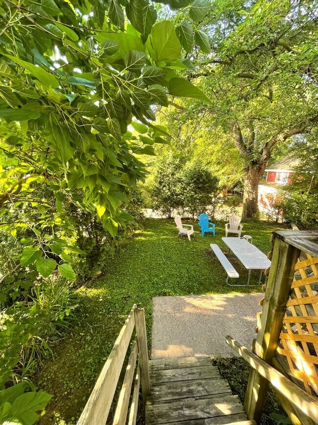 Building Photo - 413 W Liberty St