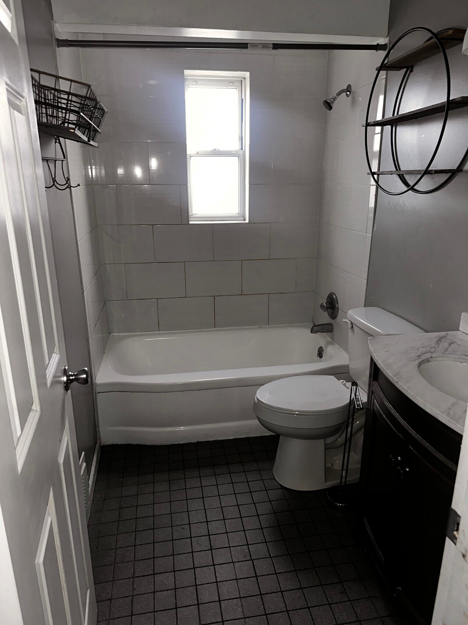 Building Photo - 970 Covedale Ave