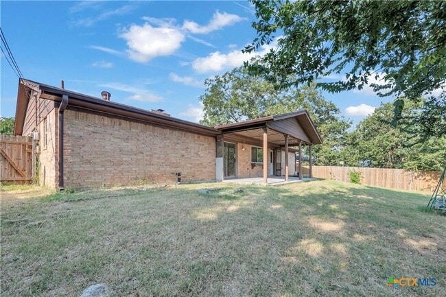 Building Photo - 613 Manning Dr