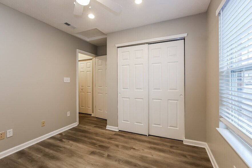 Building Photo - 5842 Kiah Ct